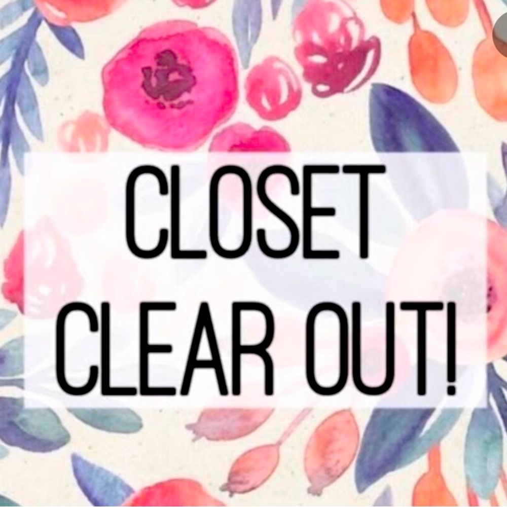 It’s time ladies!!!!! My closet clean out is on!